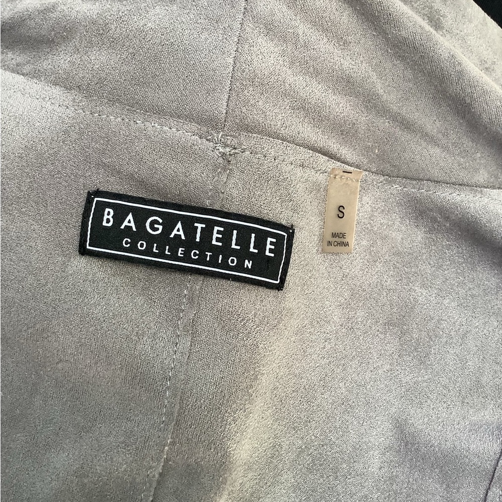 Stylish Buttonless Jacket - image 4